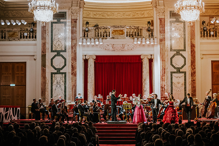 Ensemble_Verbeugung | Wiener Hofburg Orchester | Klassische Musik ...